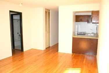 1055 W. Catalpa - Photo 3 of 32