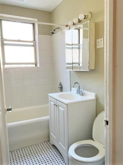 2232-48 W. Farwell / 6907-11 N. Oakley - Photo 5 of 29