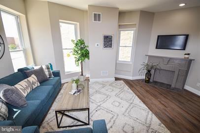 758 Dolphin Street - Photo 5 of 27