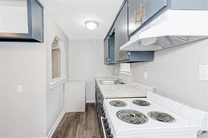 824 Winston Road - Photo 4 of 13