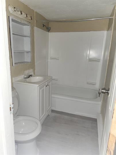 13945 Superior Road - Photo 2 of 7