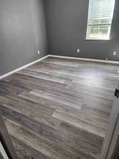 Greenbrier Apartments - Photo 4 of 10