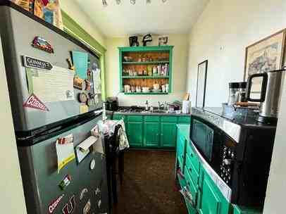 206 Willard Way Apartment - Photo 3 of 16