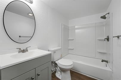 WELLS GREY APARTMENTS - Photo 5 of 7