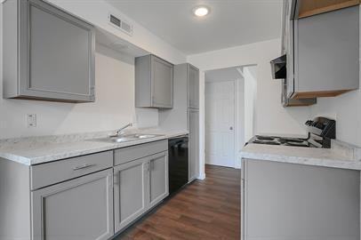 WELLS GREY APARTMENTS - Photo 6 of 7