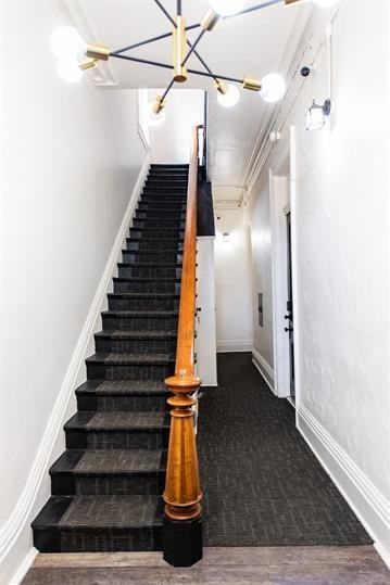 320 E College St - Photo 5 of 50