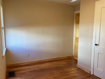 2641 Ganahl St - Photo 4 of 7