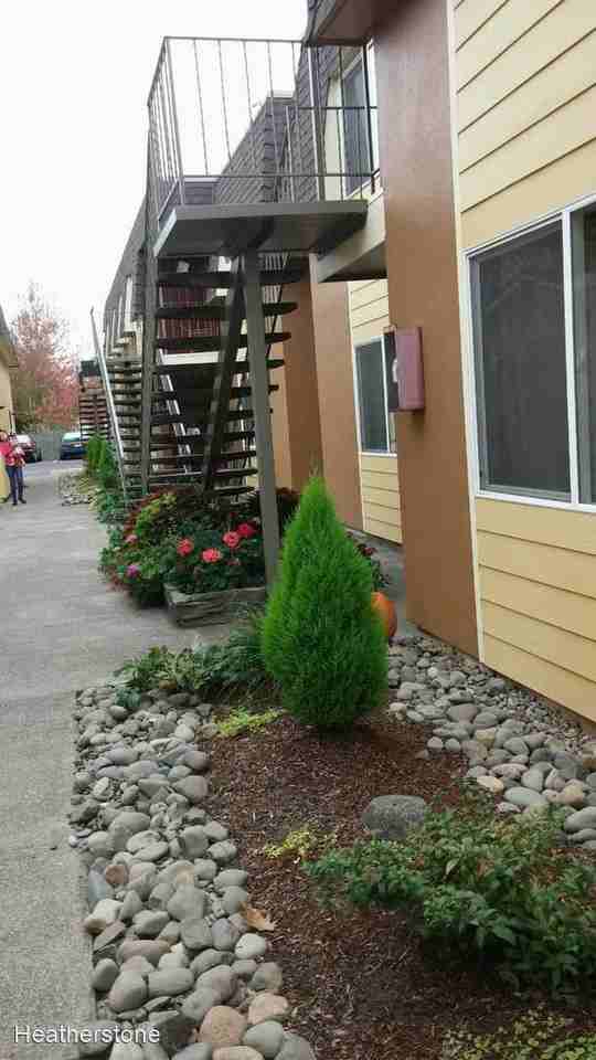 1830 SE Thurston St - Photo 2 of 28