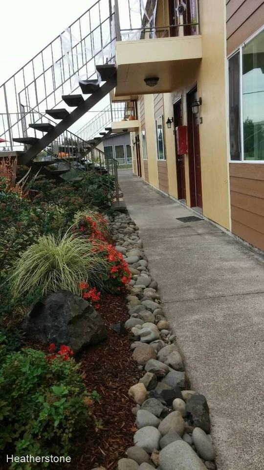 1830 SE Thurston St - Photo 3 of 28