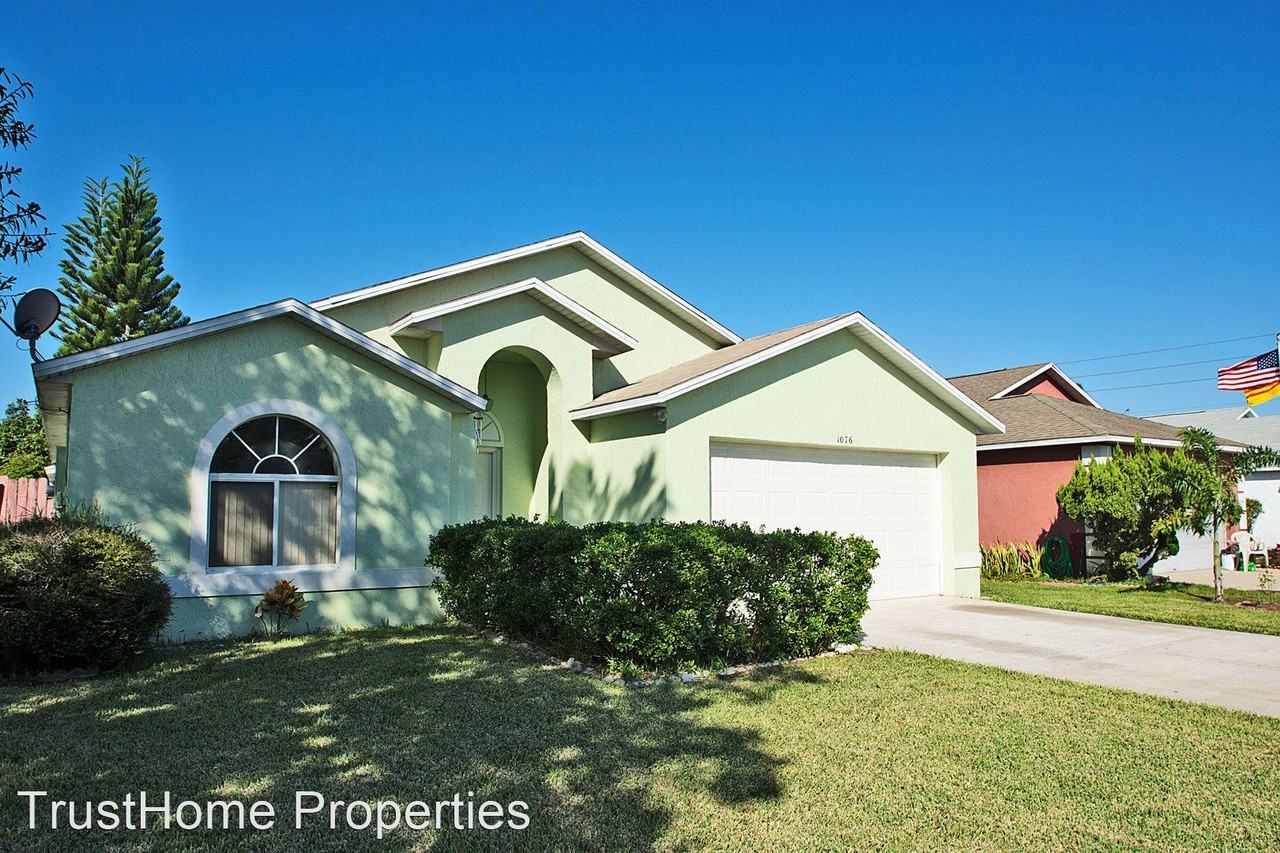 1076 Lejay St - Photo 3 of 20