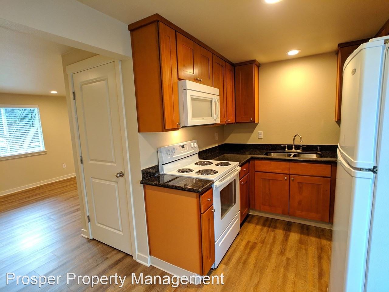 3318 S CHANDLER ST - Photo 2 of 11