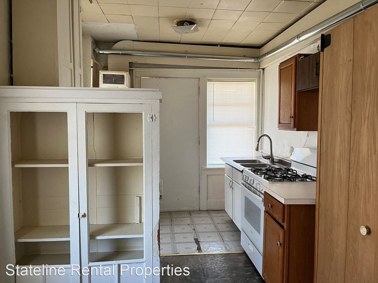 802-810 Kishwaukee St - Photo 2 of 5