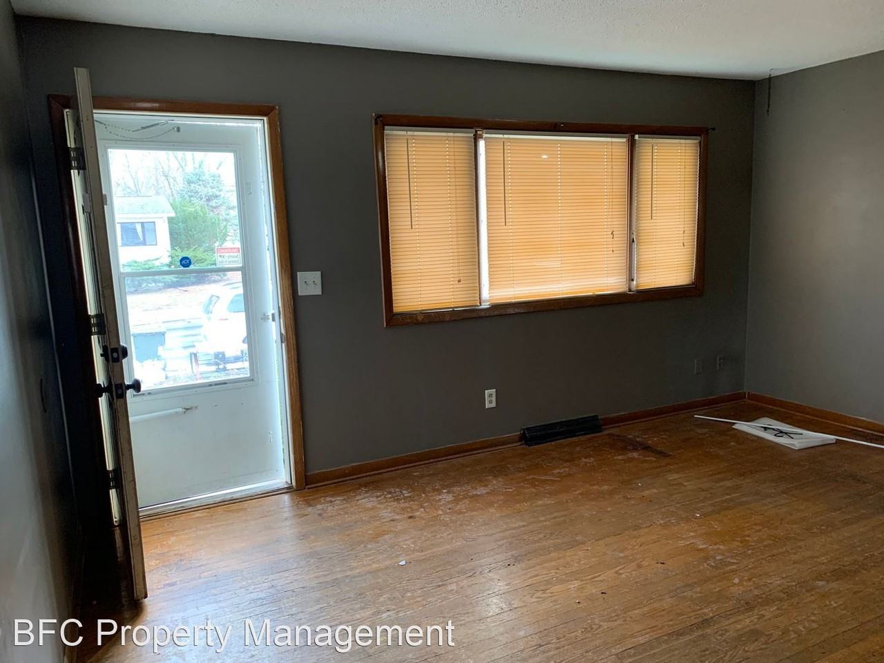 1915 Taylor Dr - Photo 2 of 19