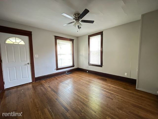 328 W 4th St - Photo 3 of 6