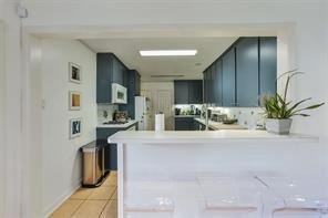 4028 Overbrook Ln - Photo 3 of 12