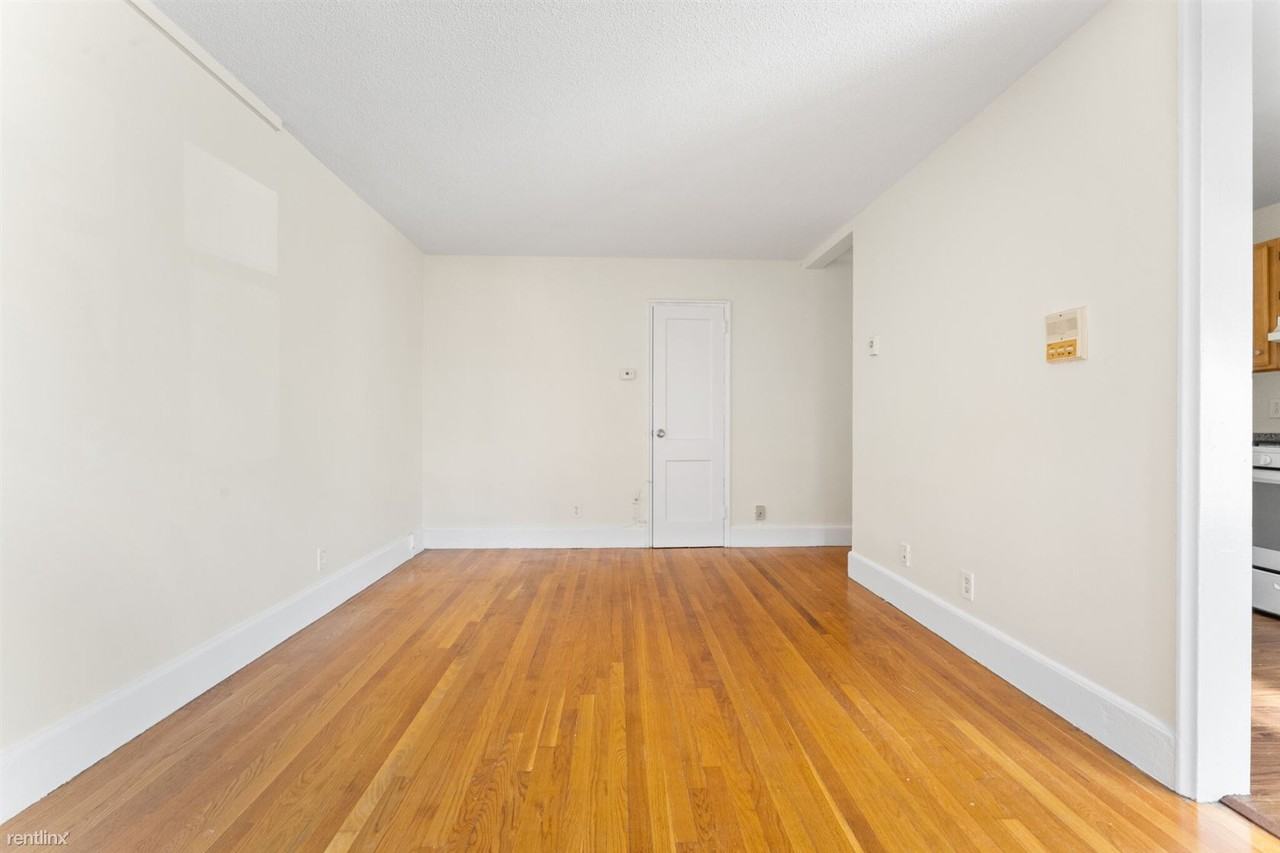 11 Victory Rd - Photo 2 of 10