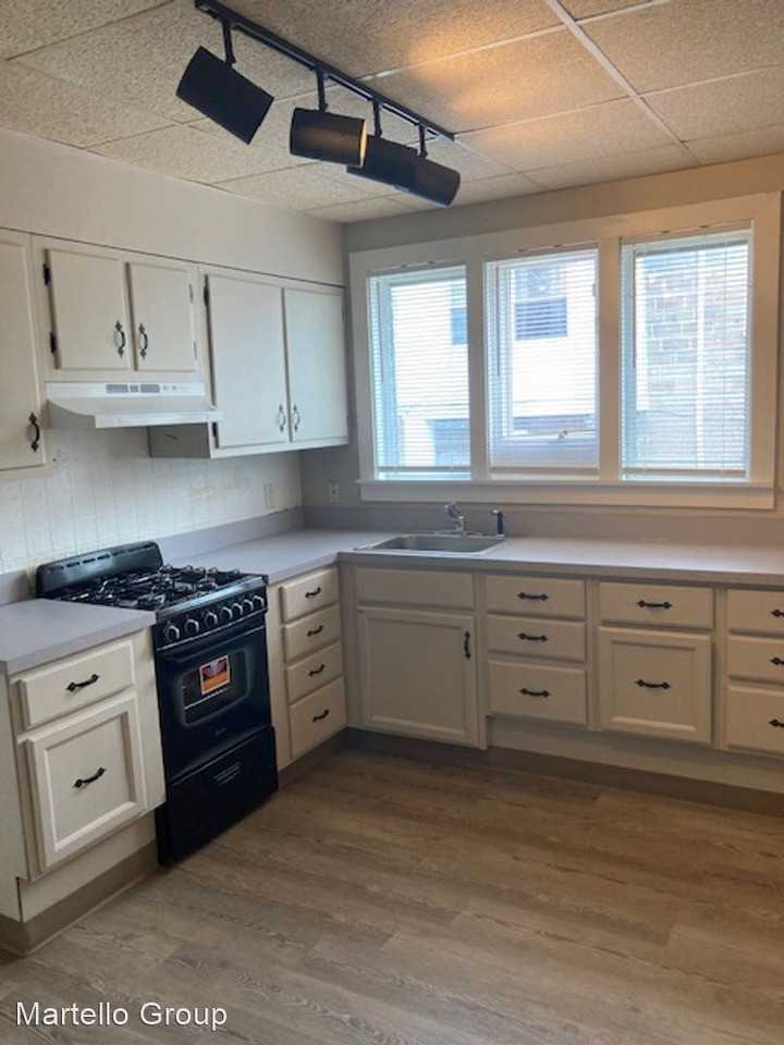 271 N. Wycombe Ave - Photo 2 of 8