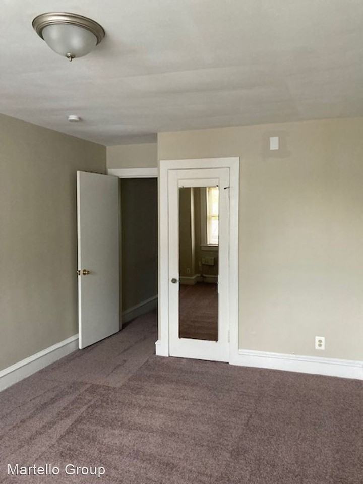 271 N. Wycombe Ave - Photo 3 of 8