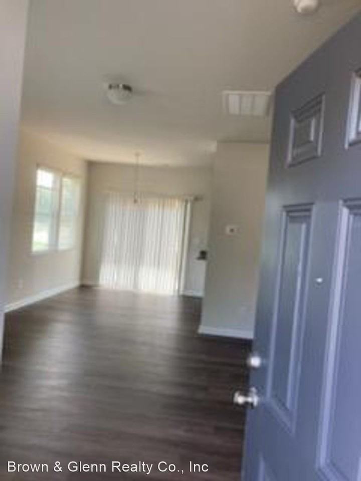 408 N Pine St - Photo 3 of 14