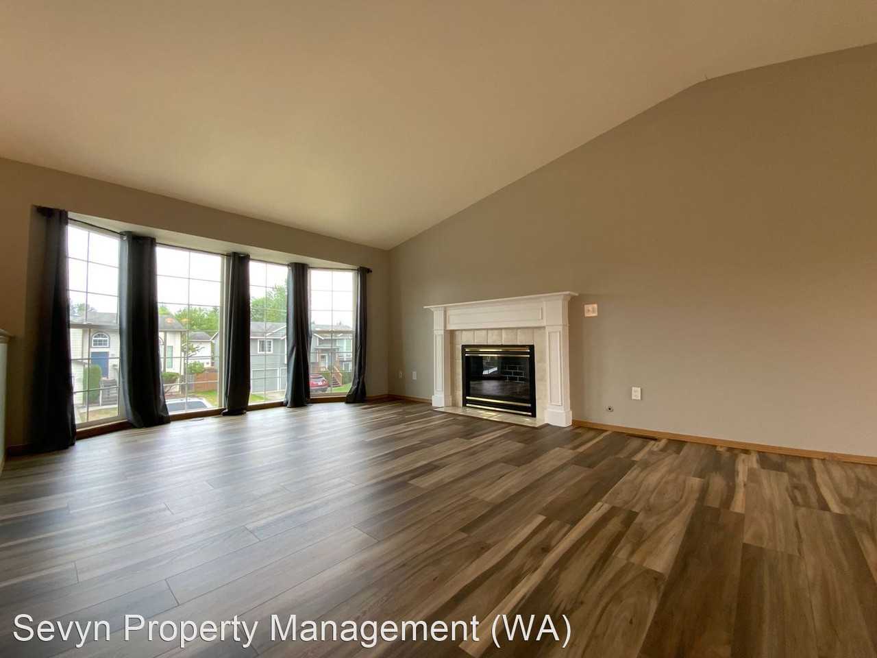 10620 57th Dr Ne - Photo 2 of 24