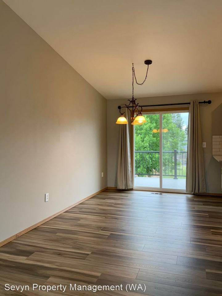 10620 57th Dr Ne - Photo 3 of 24