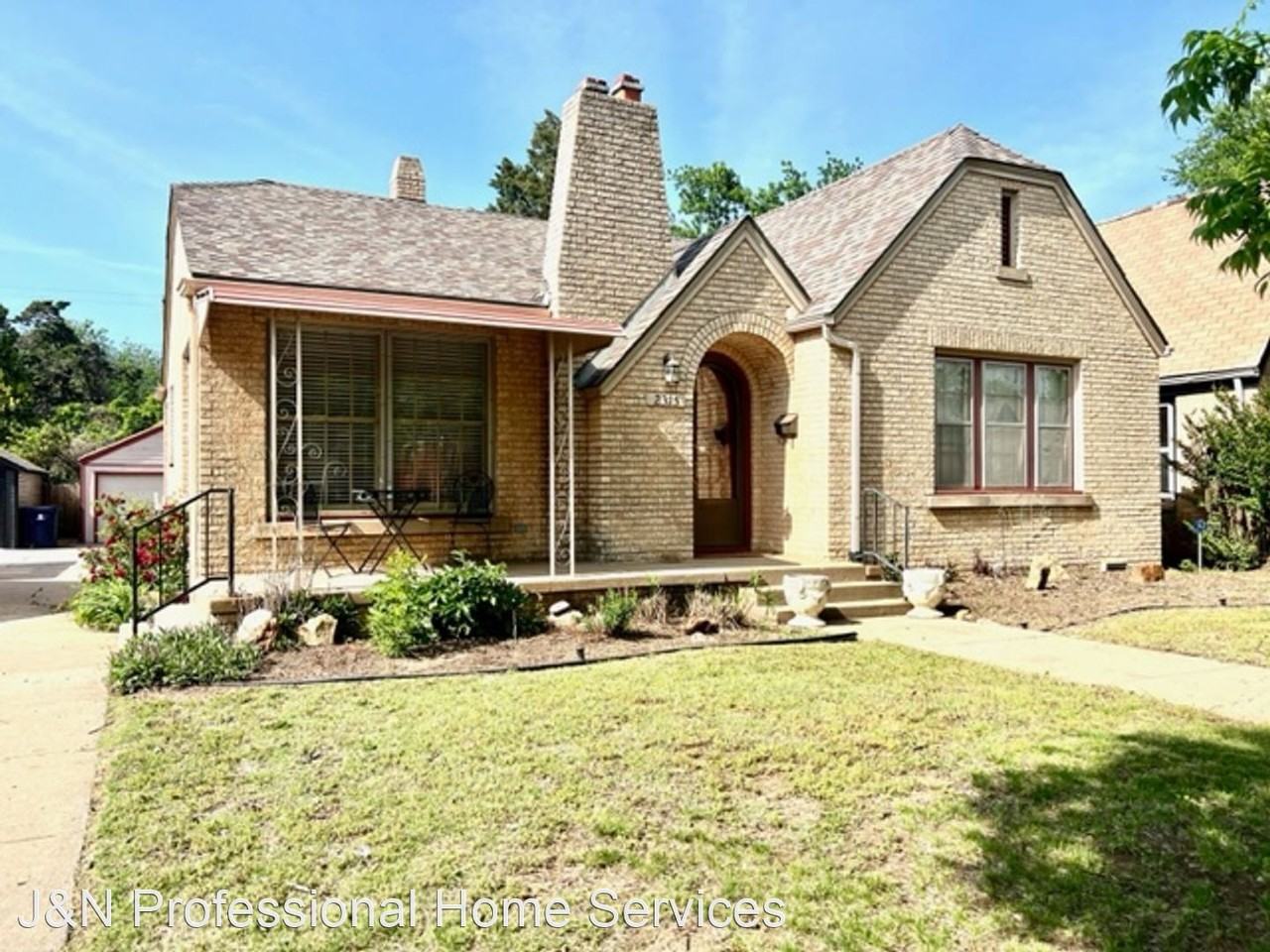 2315 Nw 26th St - Photo 2 of 14