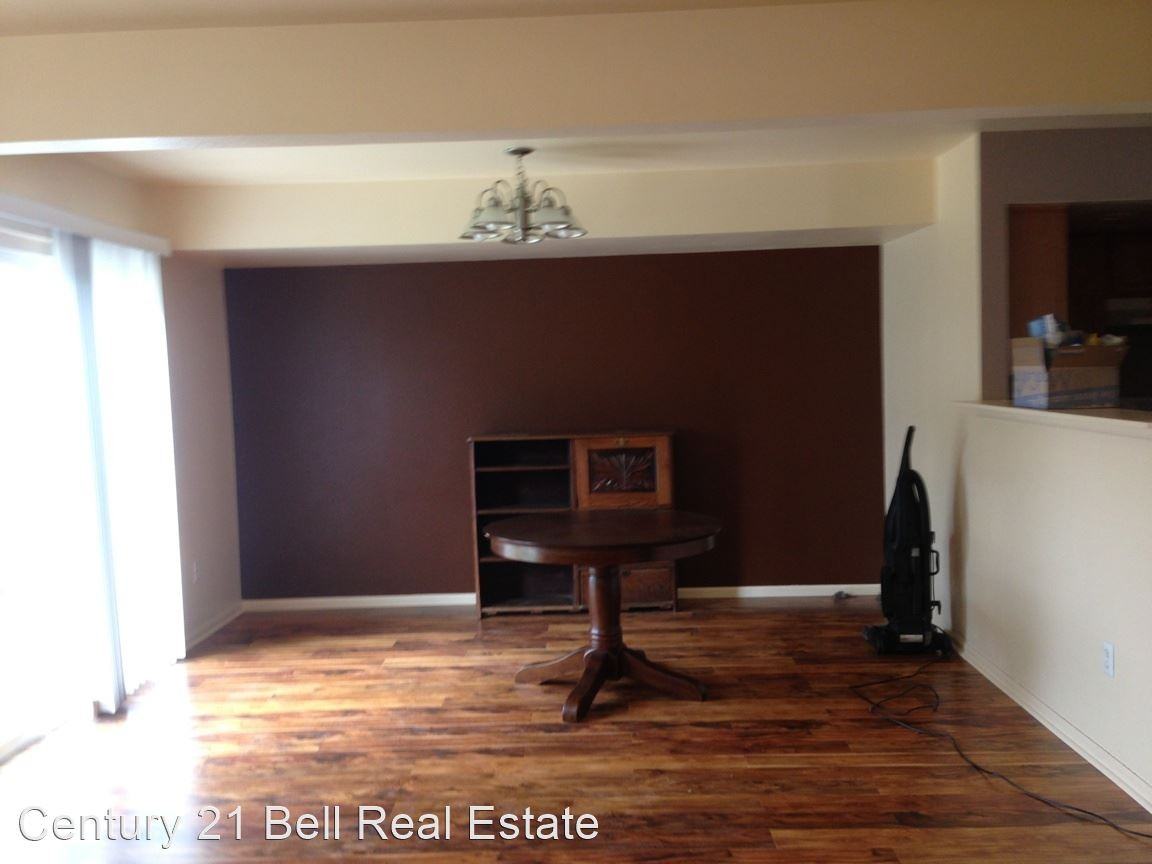 240 Abby Rd - Photo 3 of 12