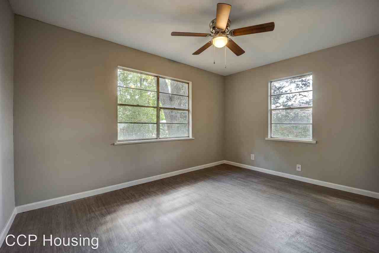 819 Creston St - Photo 3 of 17