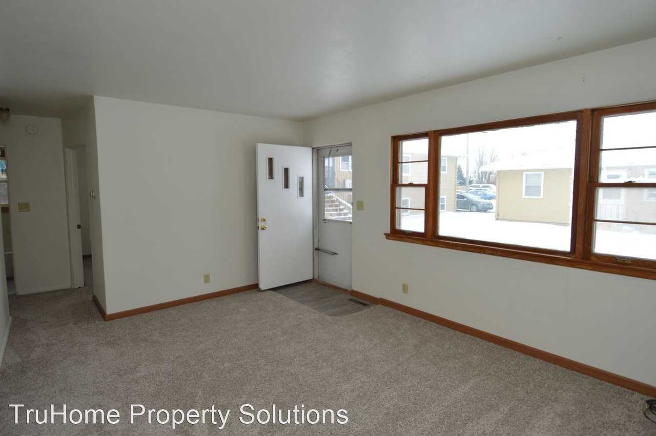 1019 Campbell Drive - Photo 3 of 10