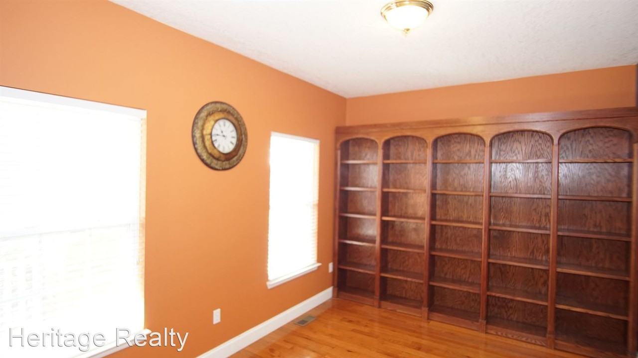 3006 Franklin Ave - Photo 3 of 21