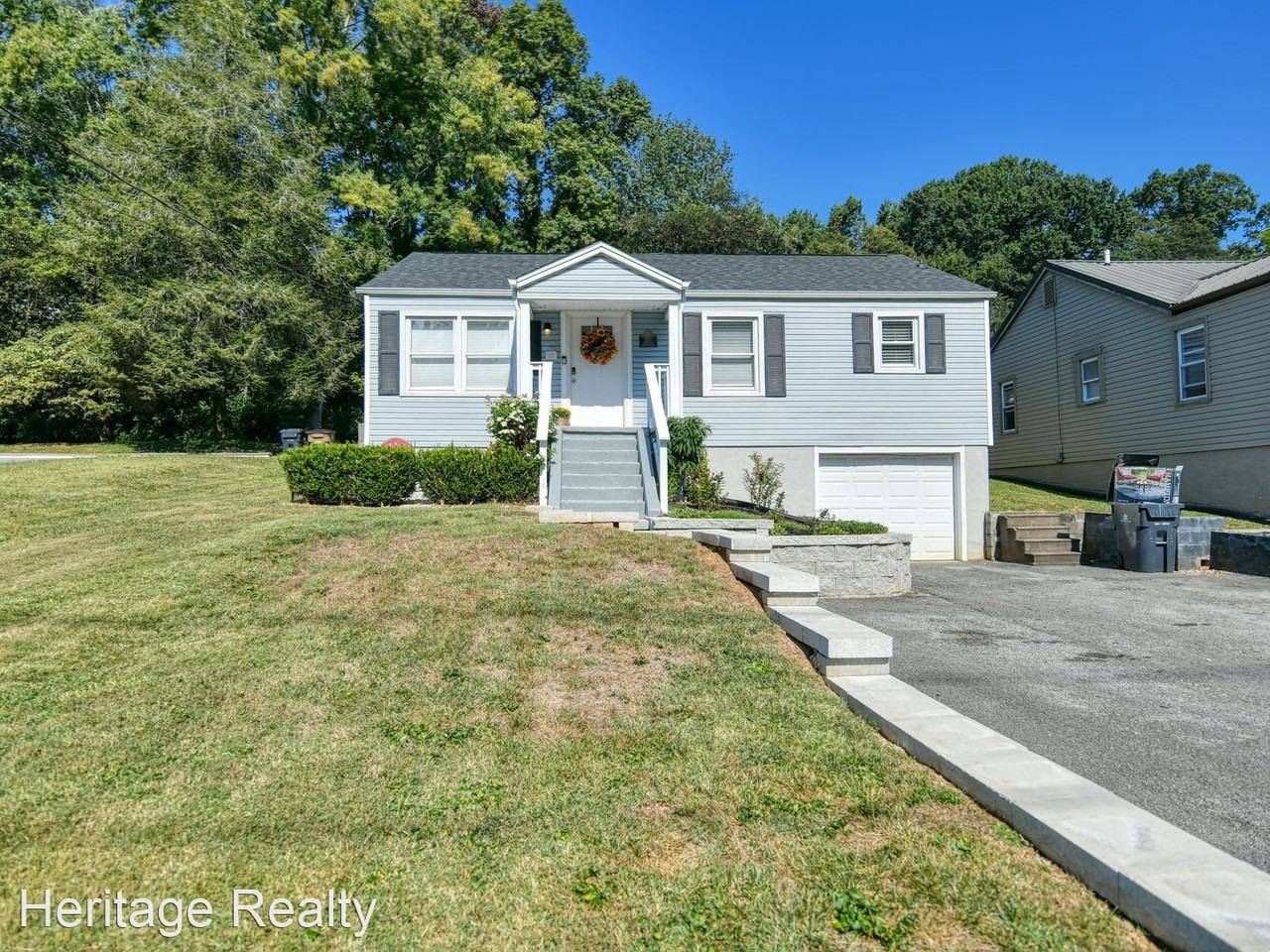 1725 Lenland Ave - Photo 3 of 27