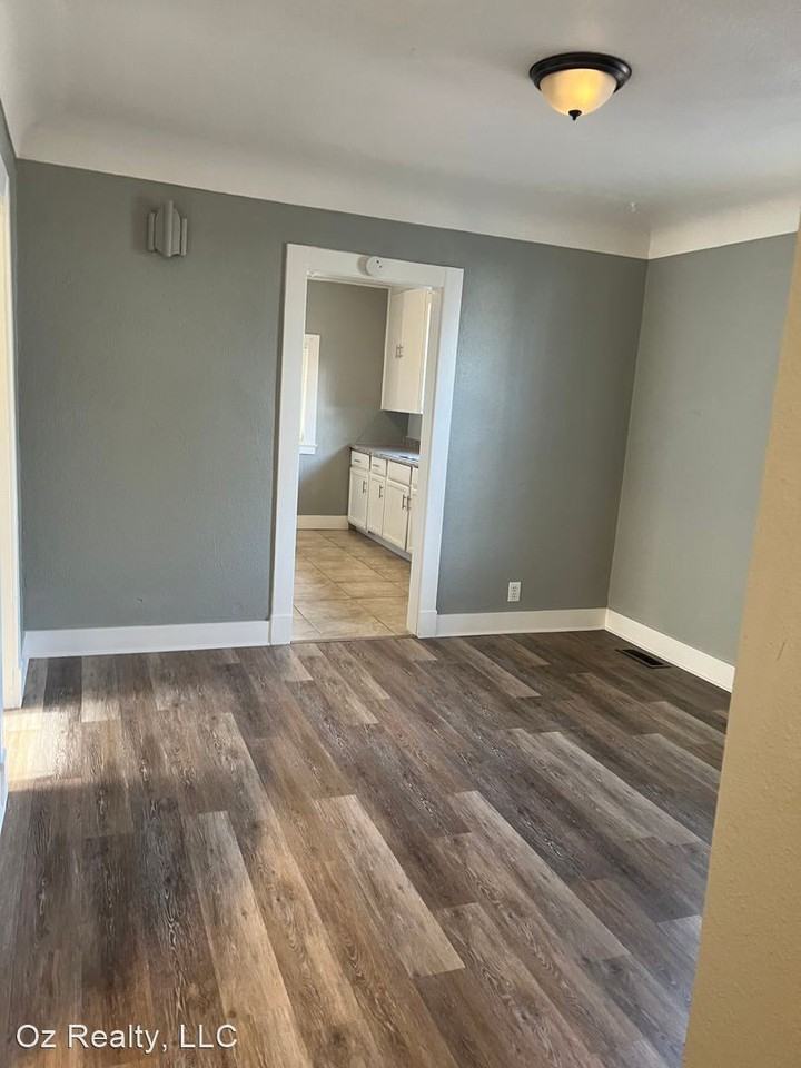 1005 Elysian Ave - Photo 2 of 8