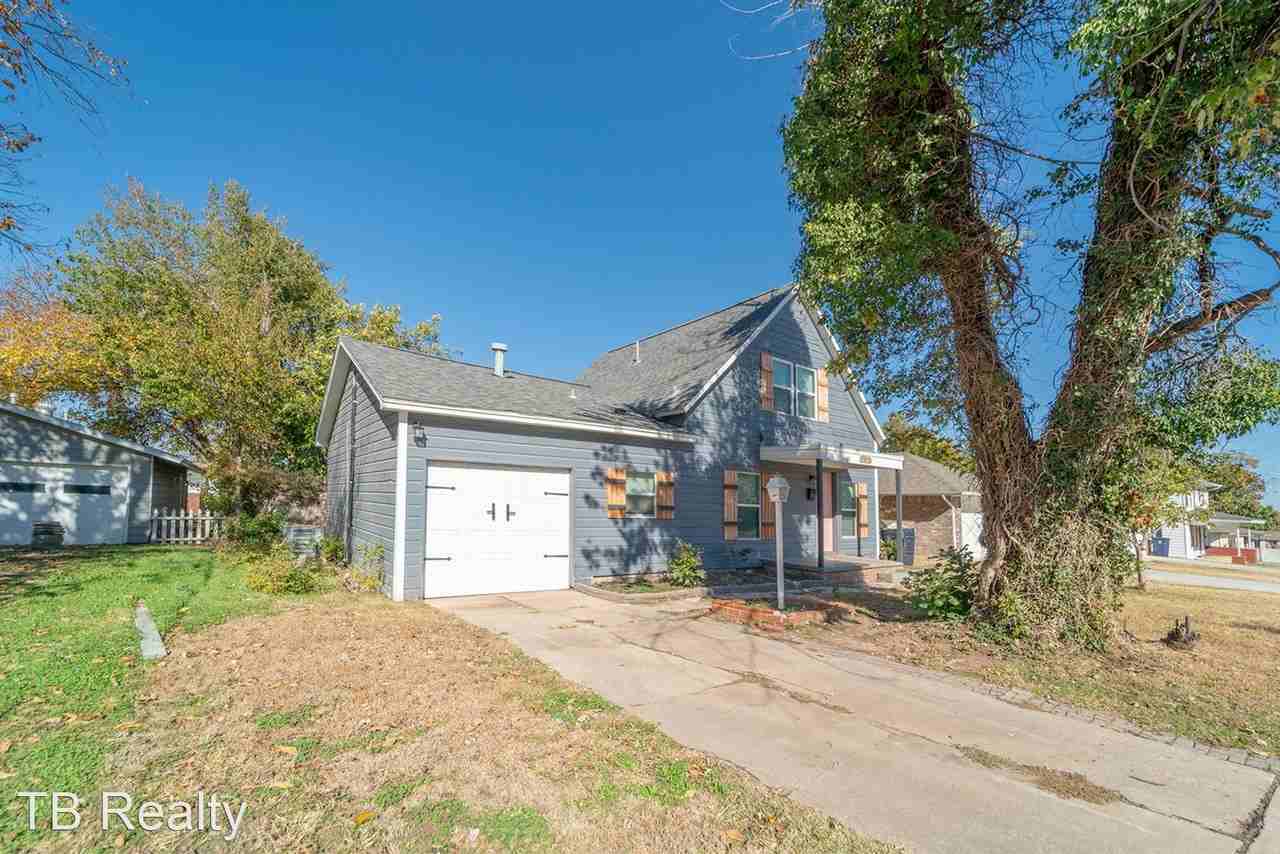 3025 Nw 32nd St - Photo 3 of 29