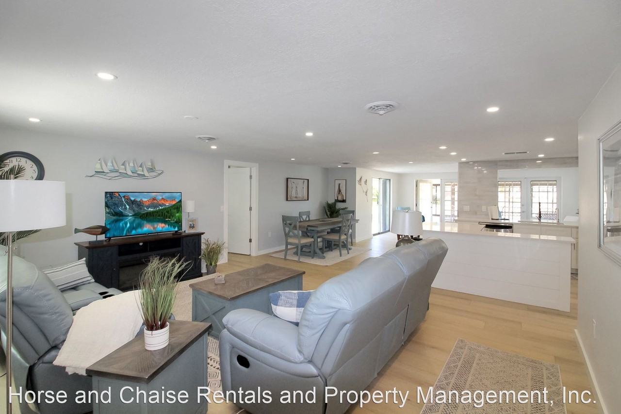 260 Abalone Rd - Photo 3 of 17