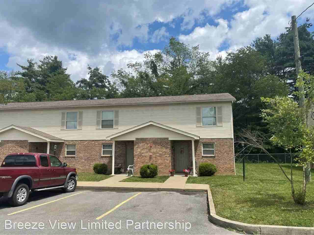 Breeze View Townhouses - Photo 2 of 5