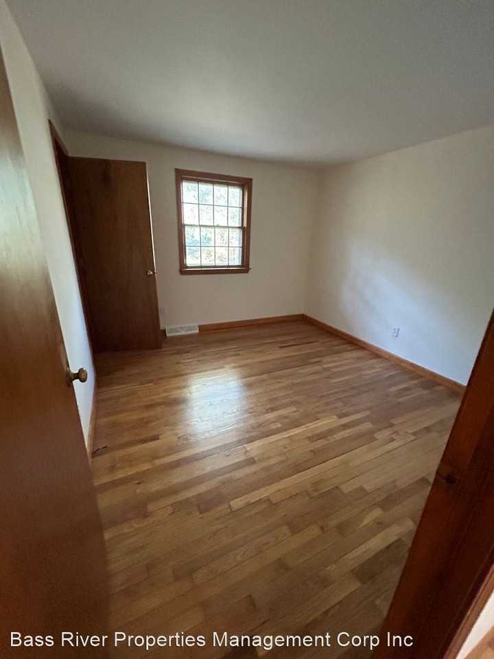 1 Eagle Dr - Photo 3 of 6