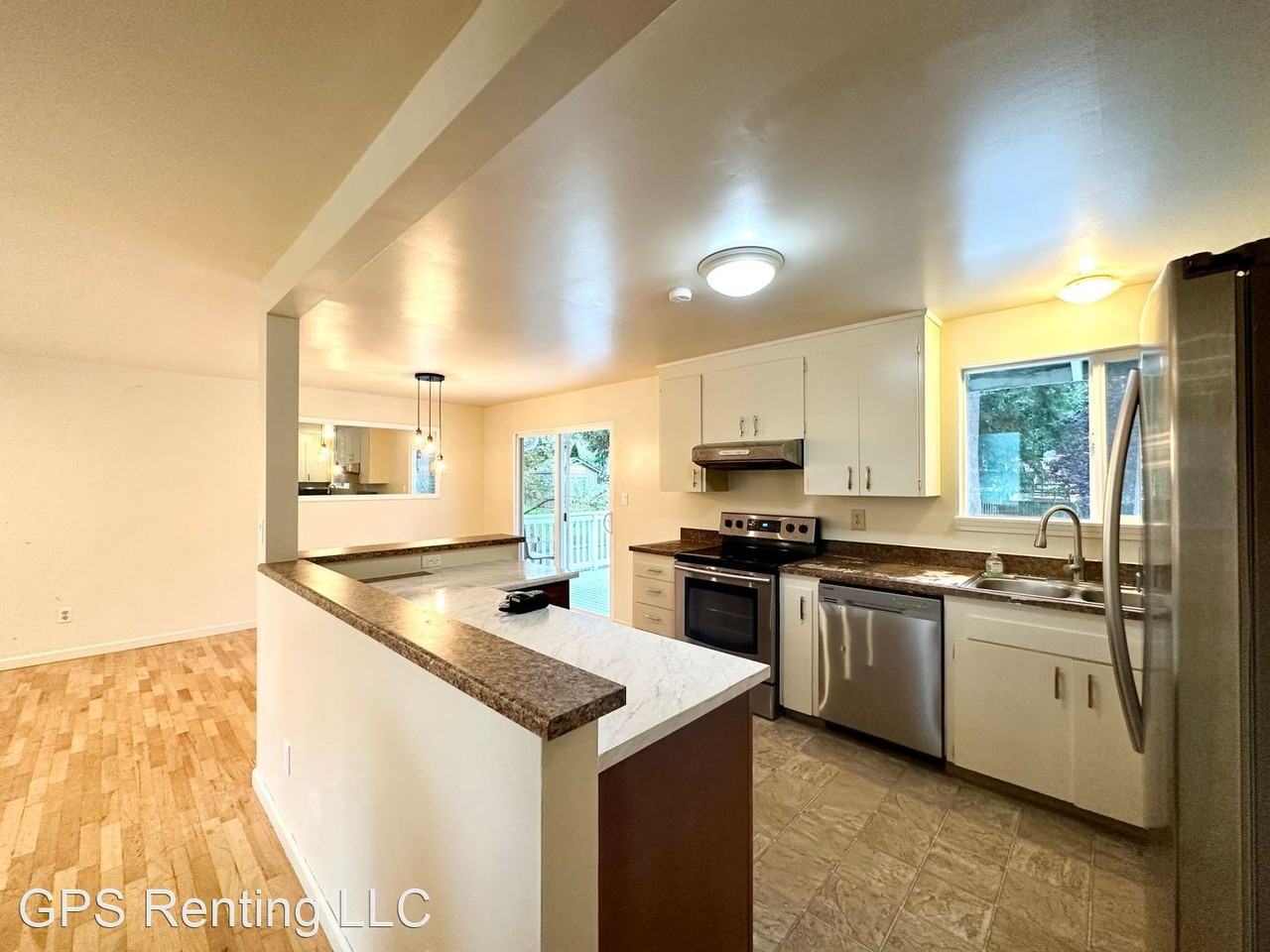 6046 Ne 204th St - Photo 2 of 24