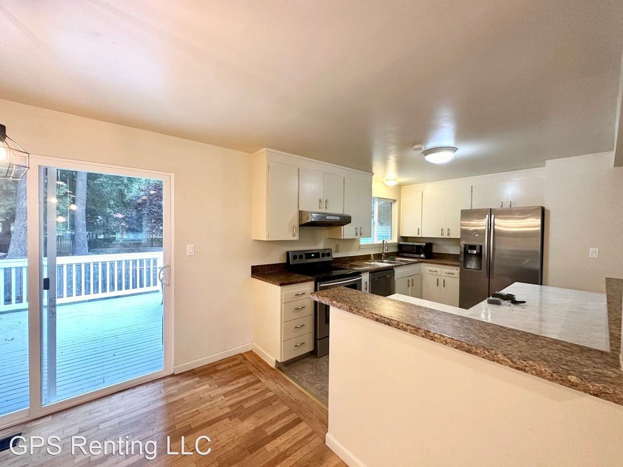 6046 Ne 204th St - Photo 3 of 24
