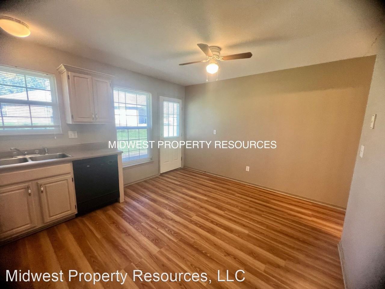 308 Ne 6th St Apt B - Photo 3 of 14