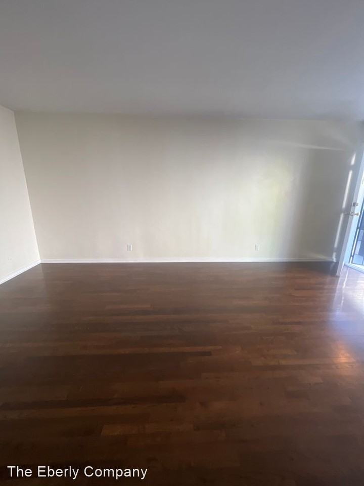 642 N. Hayworth Ave - Photo 2 of 9