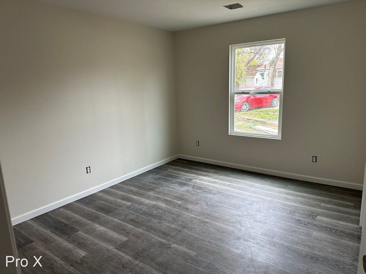 1001 W 5th - Photo 3 of 4