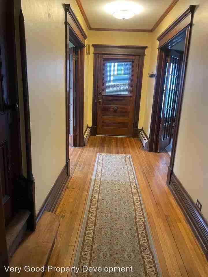 77 Yale st - Photo 3 of 13