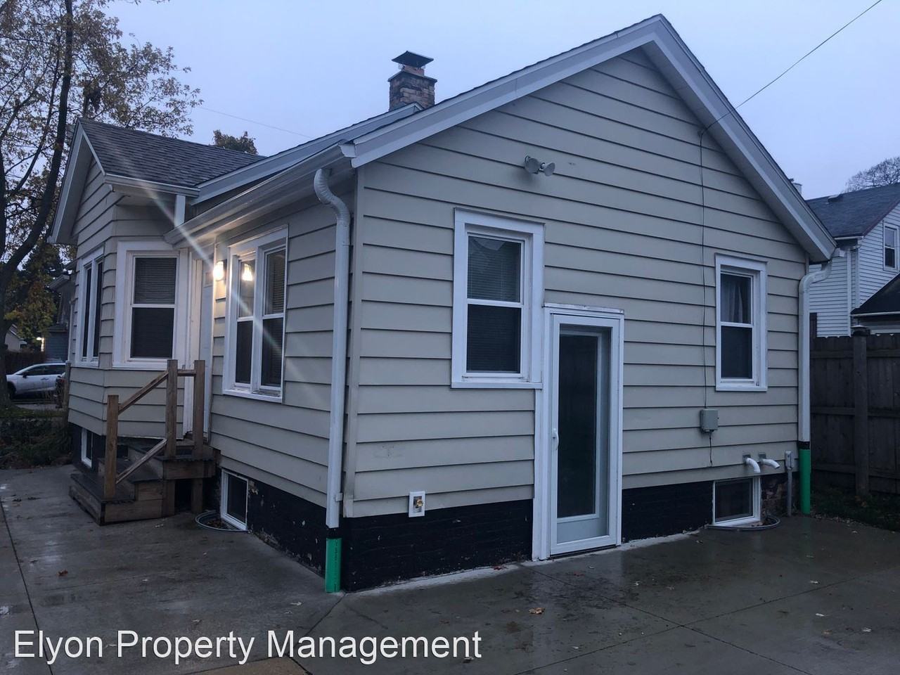 718 44th St - Photo 2 of 23