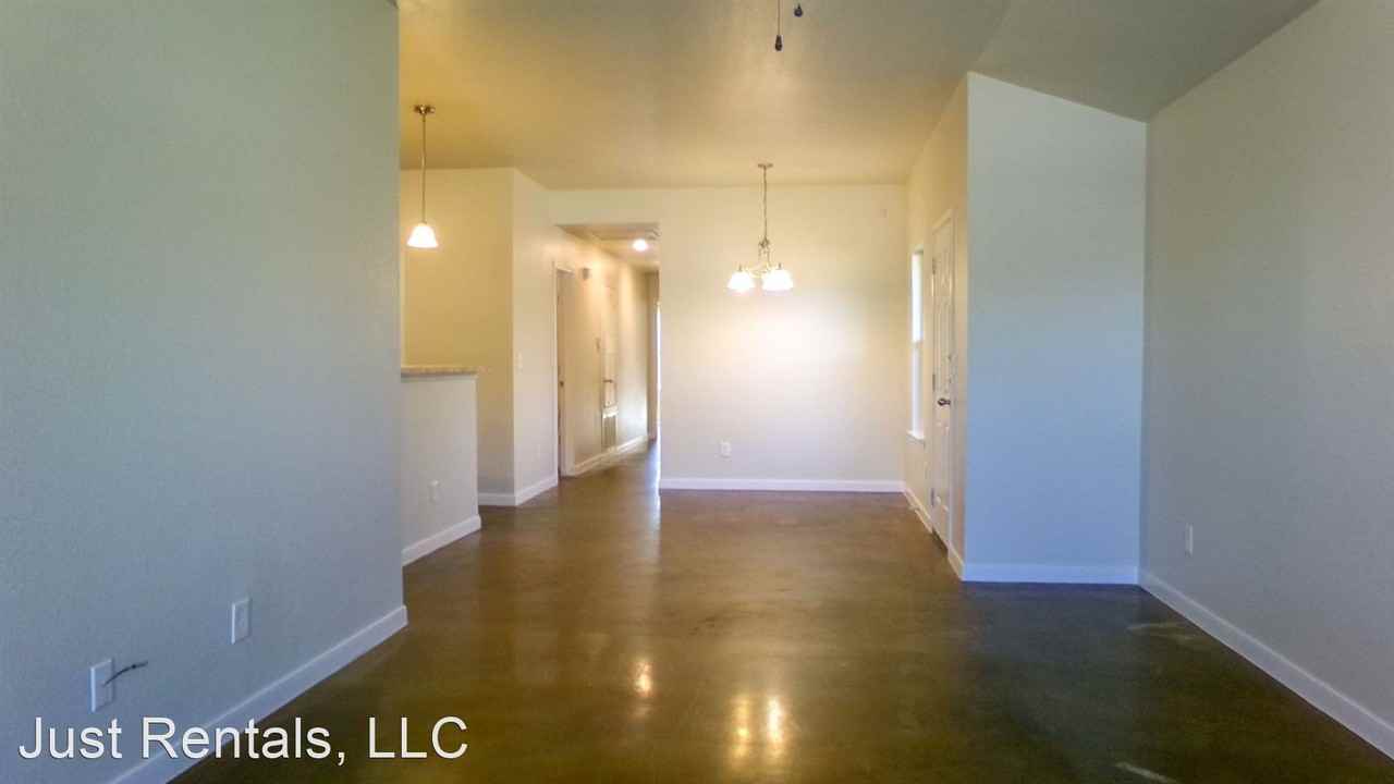 1718 Indian Trail - Photo 3 of 28