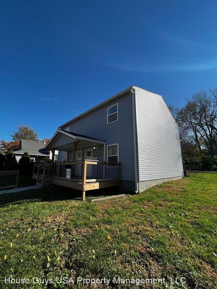 3205 E 20th St - Photo 2 of 8