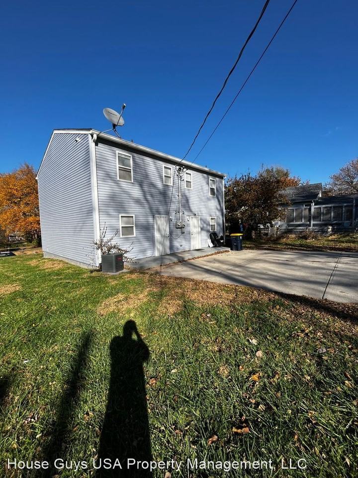 3205 E 20th St - Photo 3 of 8