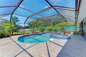 featured image of 910 Caples St