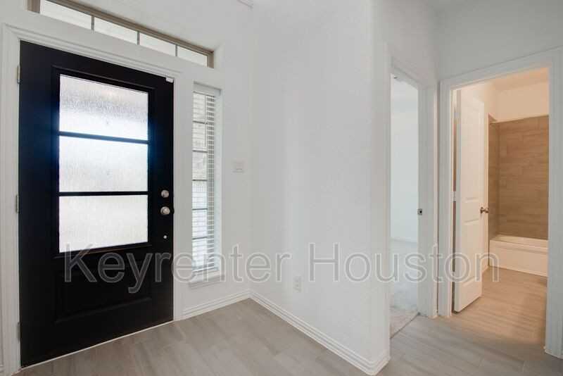 8806 Spinning Mill Dr - Photo 3 of 31