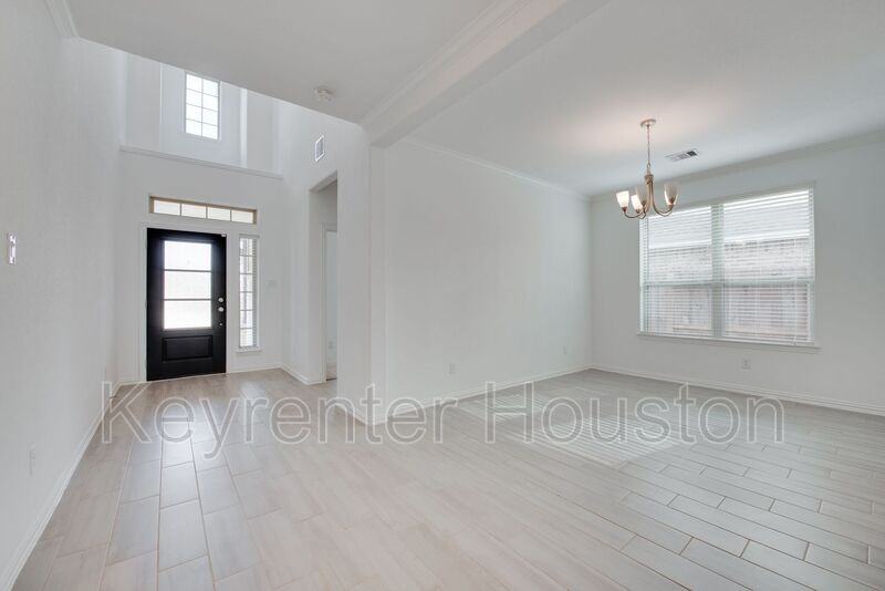 8806 Spinning Mill Dr - Photo 4 of 31