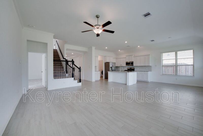 8806 Spinning Mill Dr - Photo 5 of 31